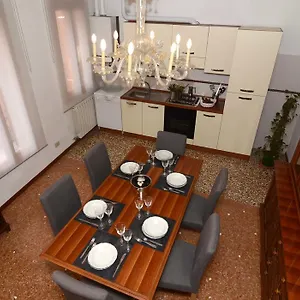 https://classic-venice-house.hotelinveneto.com