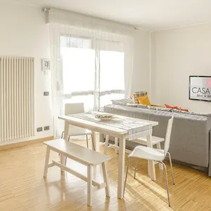 https://casa-rosa-luisago.it-lombardy.com